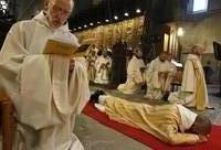 Dom Marc reçoit la bénédiction abbatiale